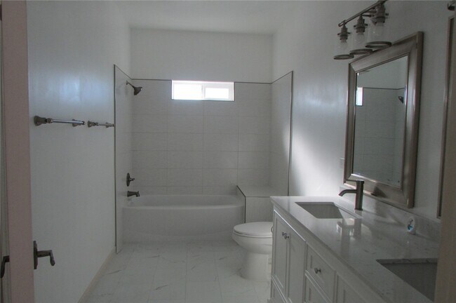 Building Photo - 13 Spanish Bay Dr