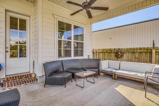 Building Photo - 606 W Intendencia St