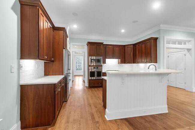 Building Photo - 612 Daggett St