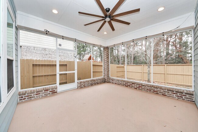 Building Photo - 211 Pleasant Hl Wy