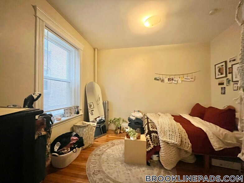 Building Photo - 16 Fuller St