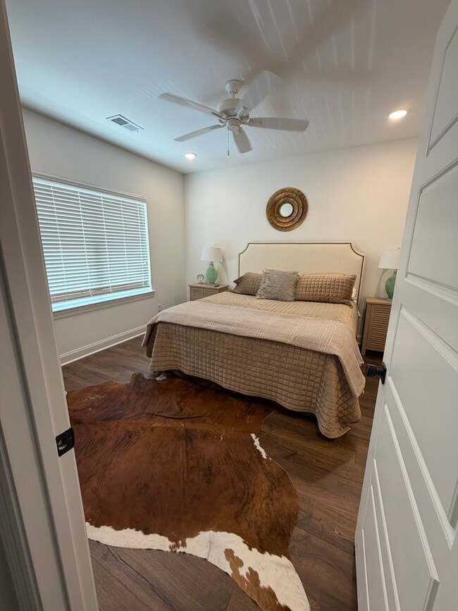 Building Photo - 577 Meadow Crest Circle