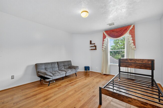 Building Photo - 3318 Pebble Trace Dr