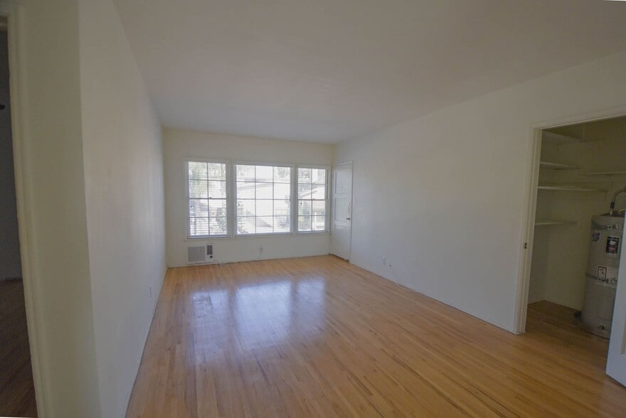 Building Photo - 5654 Camellia Ave