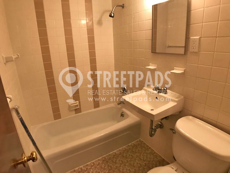 Building Photo - 160 N Beacon St