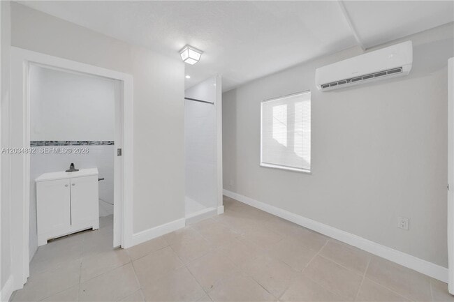 Building Photo - 7555 SW 28th Street Rd