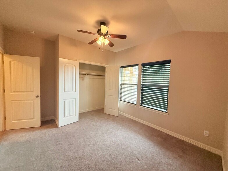 Building Photo - 4308 Bratton