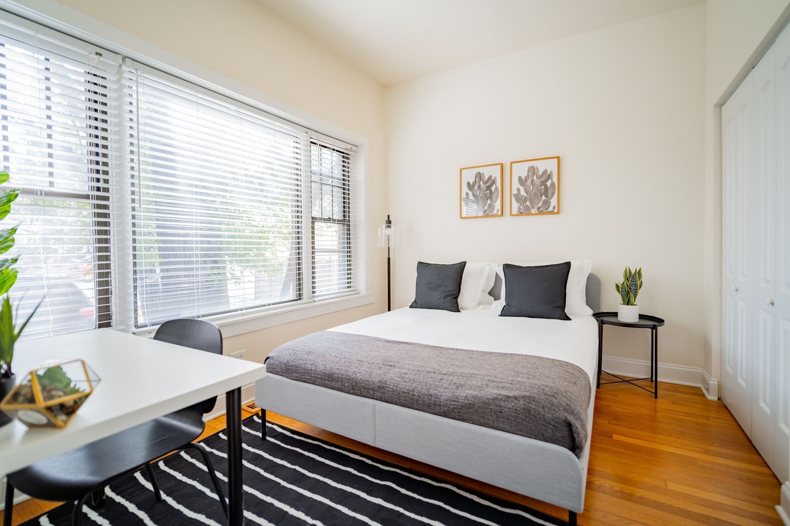 Building Photo - 2989 N Lawndale Ave