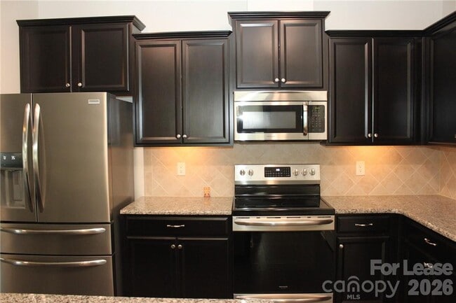 Building Photo - 6017 Sweetbay Ln