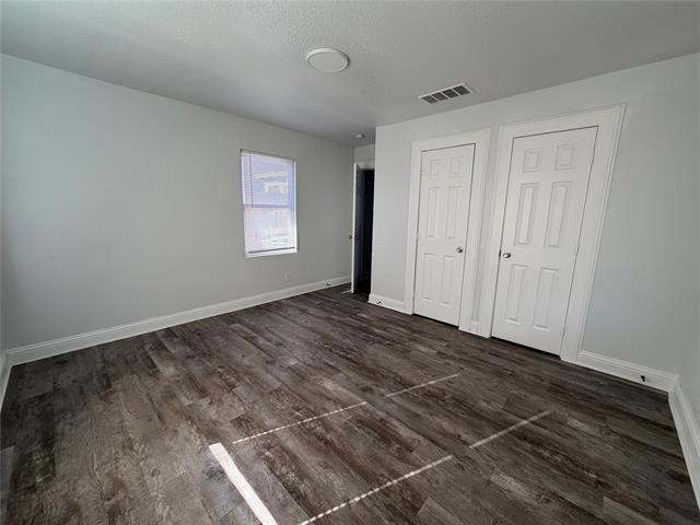 Building Photo - 220 E Woodin Blvd