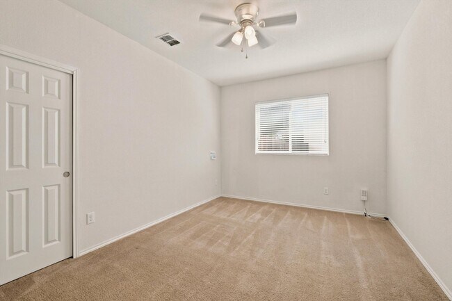 Building Photo - New LVP Flooring & Large Backyard in Schertz