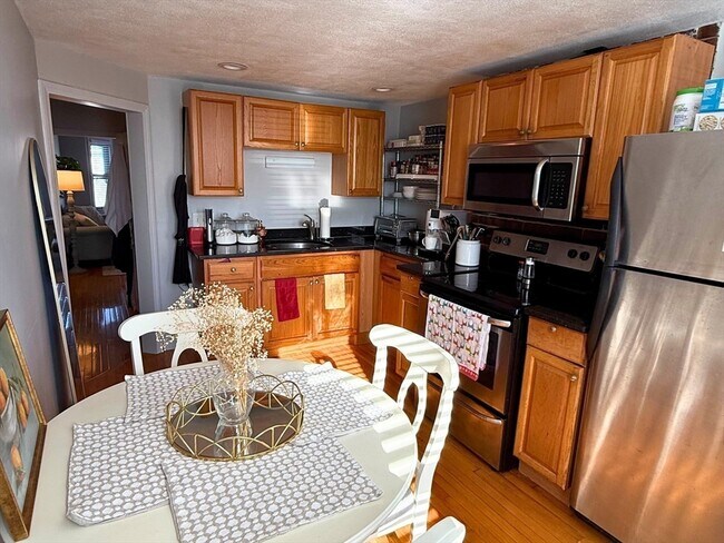 Building Photo - 265 Lexington St