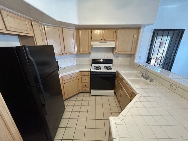 Building Photo - Charming condo in desirable West Las Vegas location