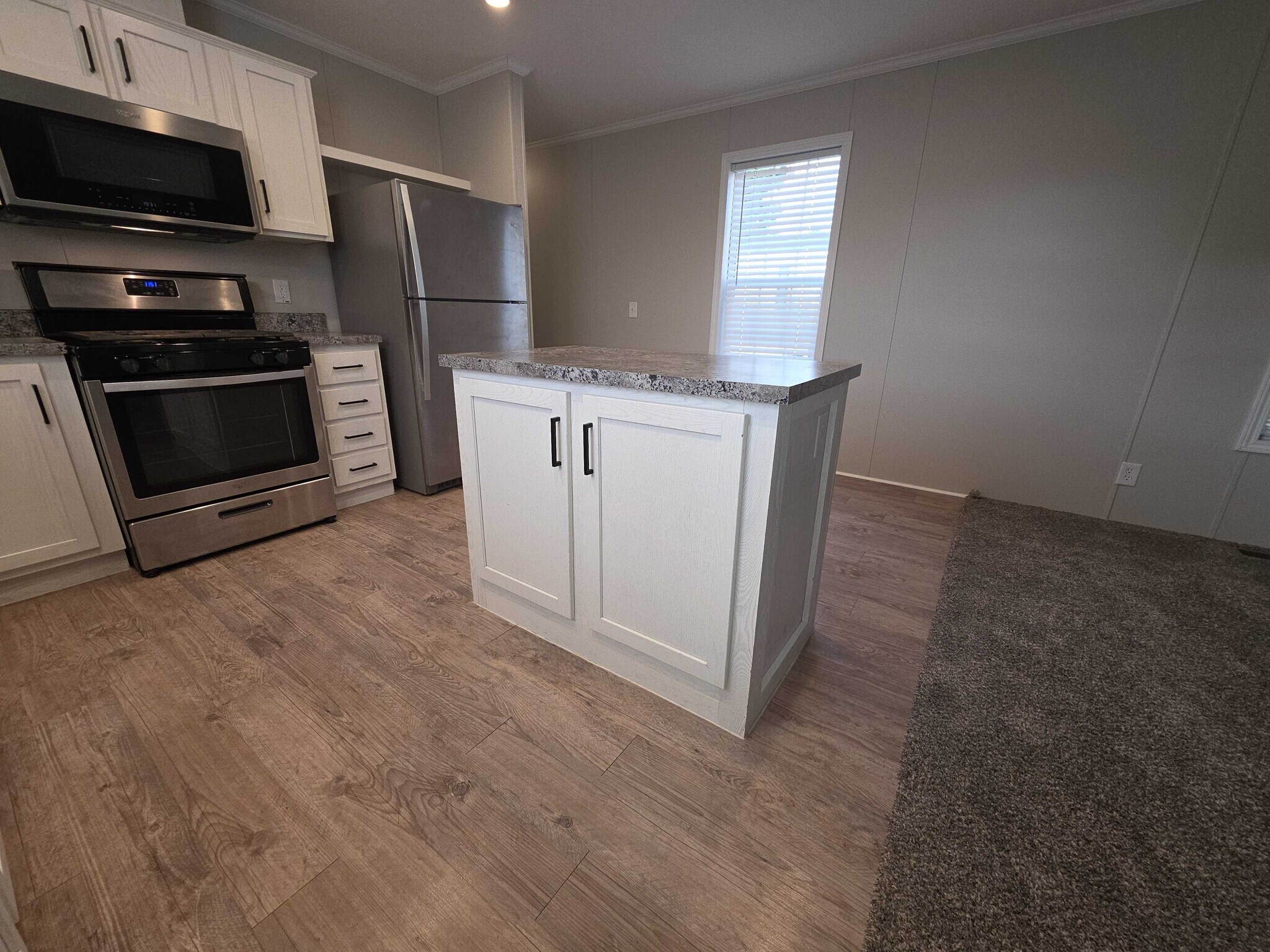 Building Photo - 3653 Pinoak St