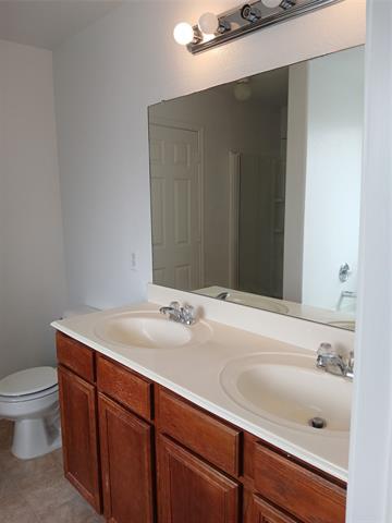 Building Photo - 517 Grant Ln