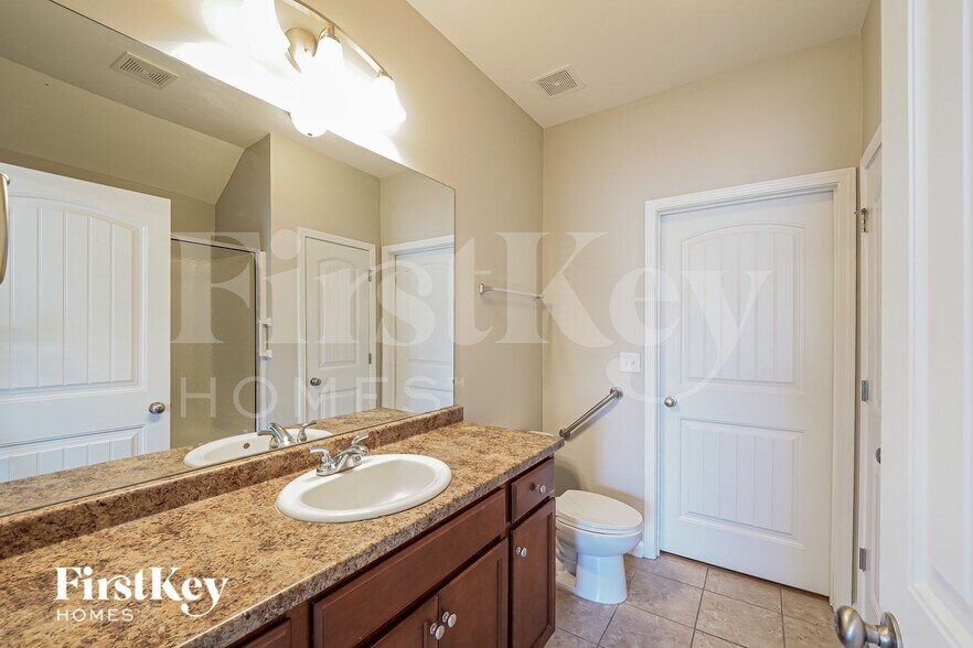 Building Photo - 920 Alise Cir