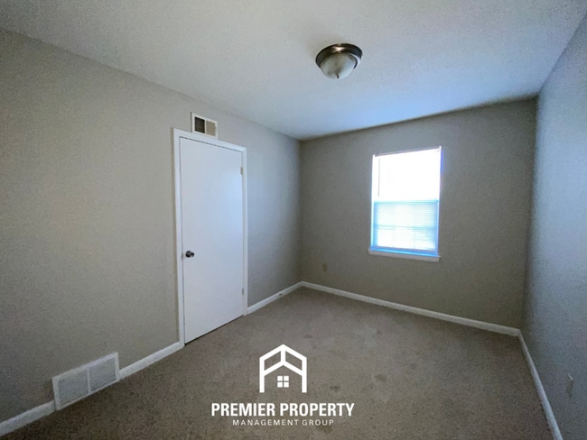 Building Photo - 6345 Martinwood Dr