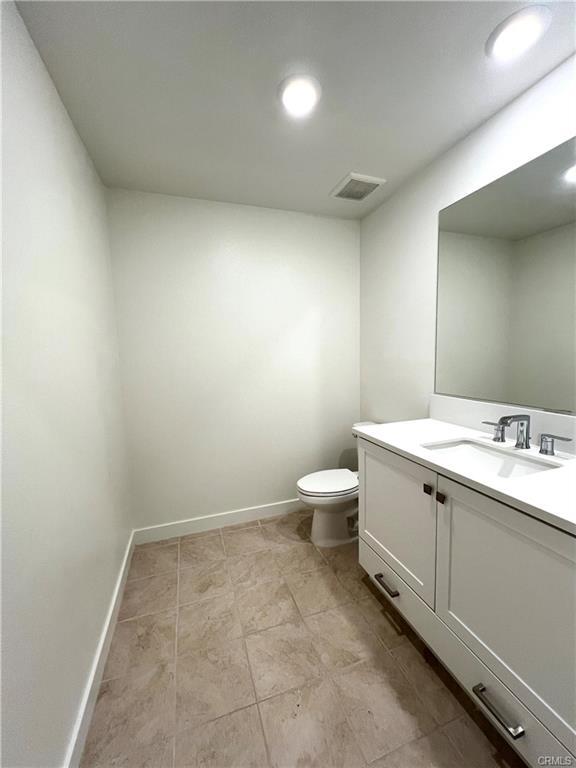 Building Photo - 1645 W Lincoln Ave