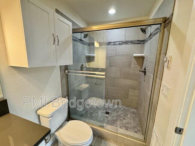 Building Photo - 8804 N Edison St