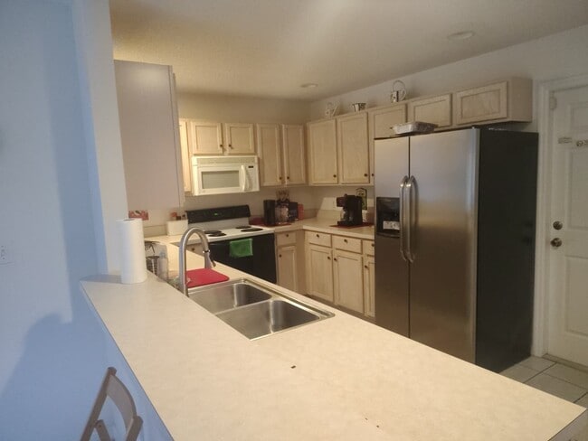 Building Photo - 449 Hollinghead Loop