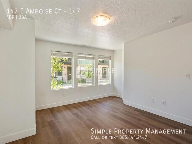 Building Photo - 147 E Amboise Ct