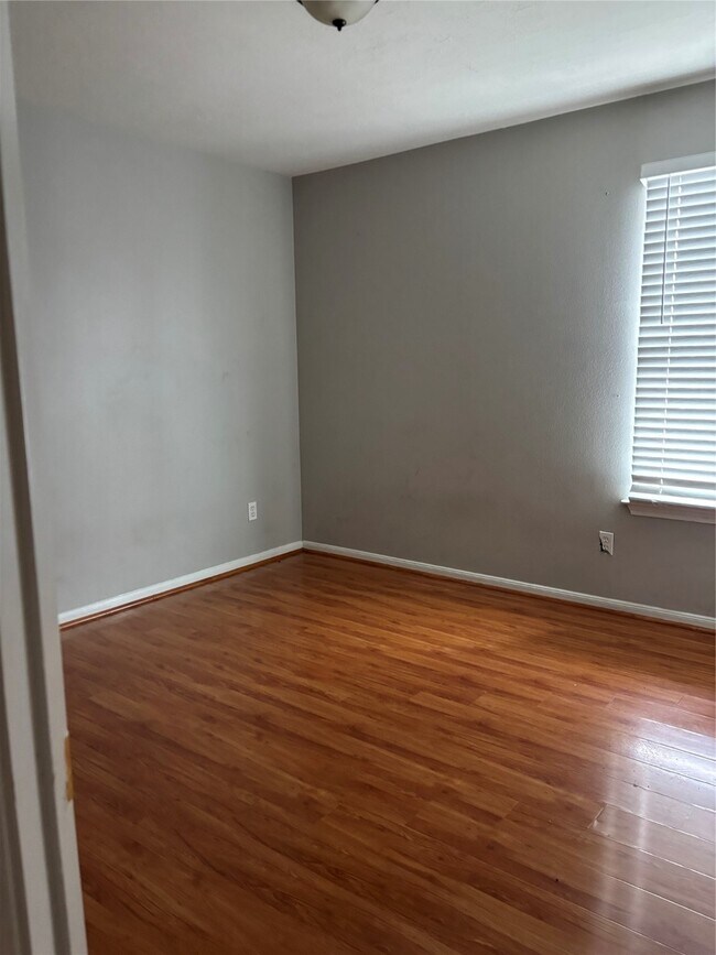 Building Photo - 11615 Tierra Ridge Ct