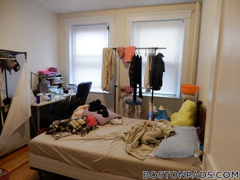 Building Photo - 109 St Stephen St