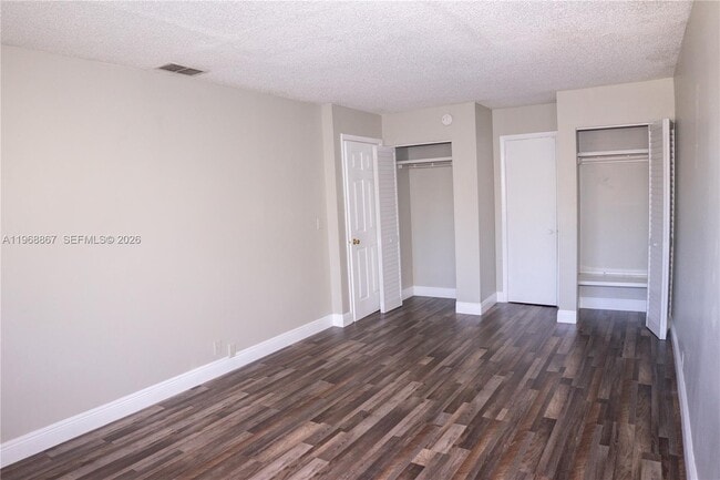 Building Photo - 4280 Woodside Dr