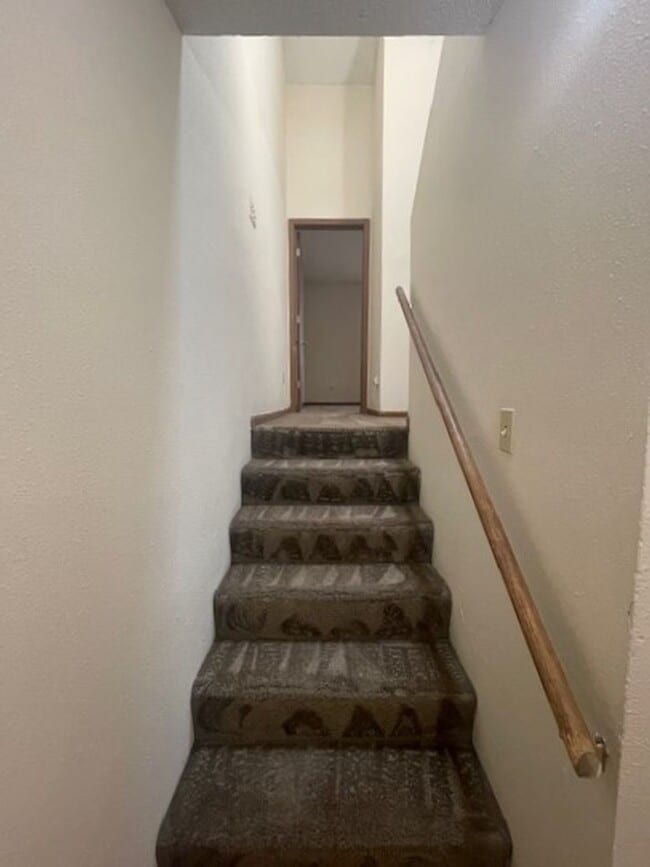 Building Photo - 3 Bedroom Townhome Close to College Avenue