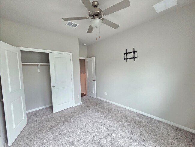 Building Photo - 1604 Homestead Farms Dr