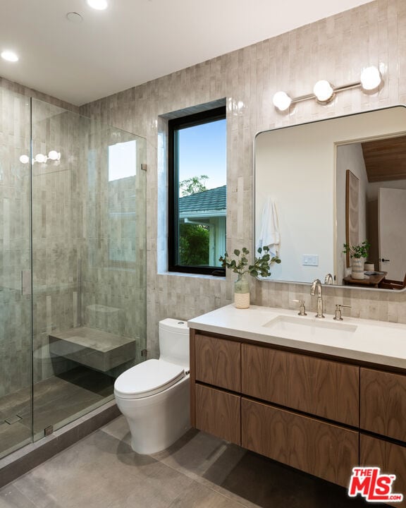 Building Photo - 565 Toyopa Dr