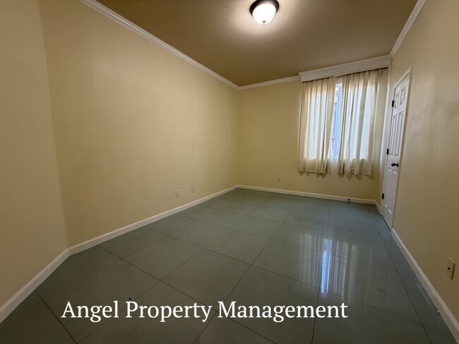 Building Photo - 5301 Nectar Cir