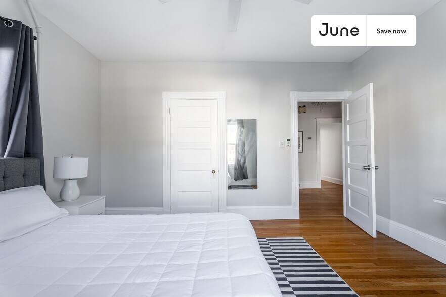 Building Photo - 45 Montcalm Ave