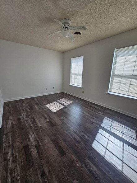 Building Photo - 1528 Richmond Rd