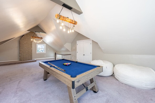 Building Photo - 139 W 4th Ave