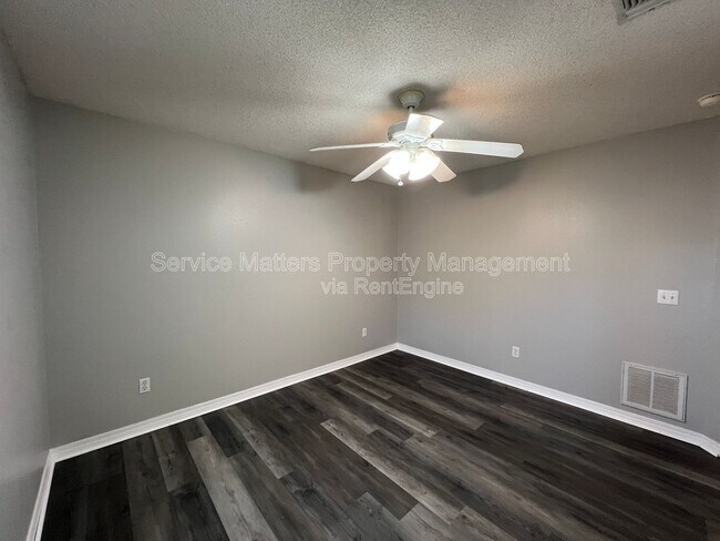 Building Photo - 4830 Timberland Dr