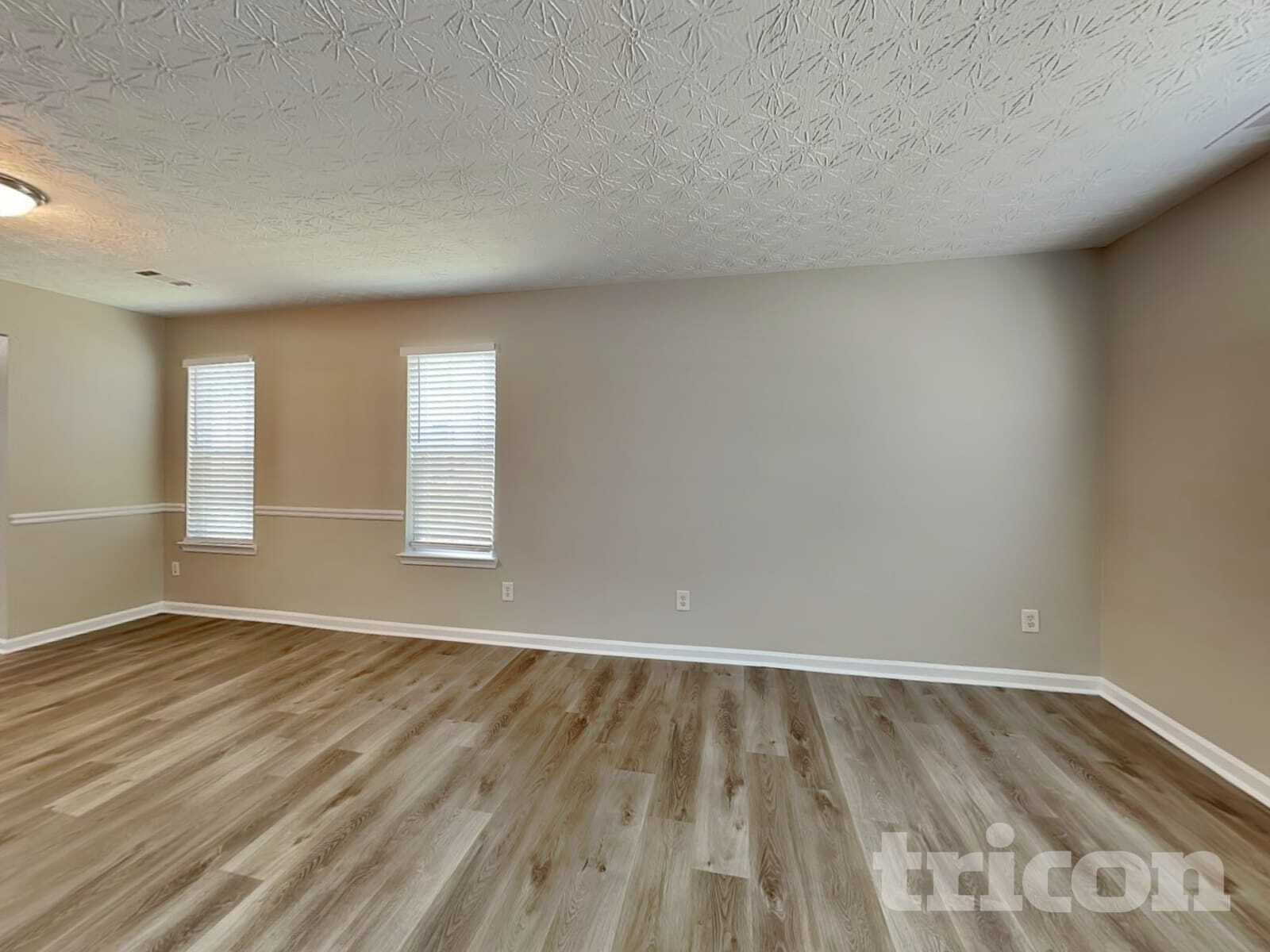 Building Photo - 305 Sarasota Ln