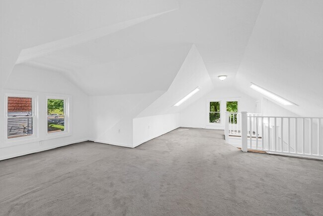 Building Photo - 8 Brantwood Rd