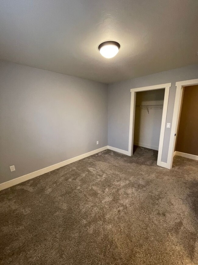 Building Photo - Beautiful Pet Friendly Home