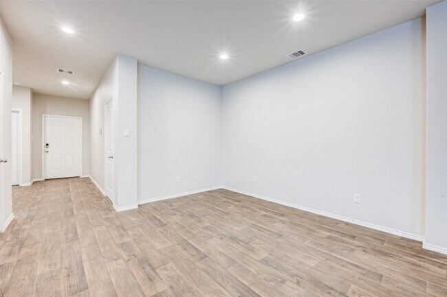 Building Photo - 13989 Leigh Lake Ln