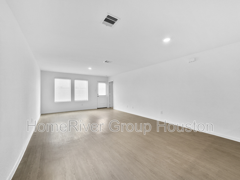 Building Photo - 209 Brandi Dr