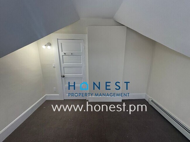 Building Photo - 101 Sabattus St