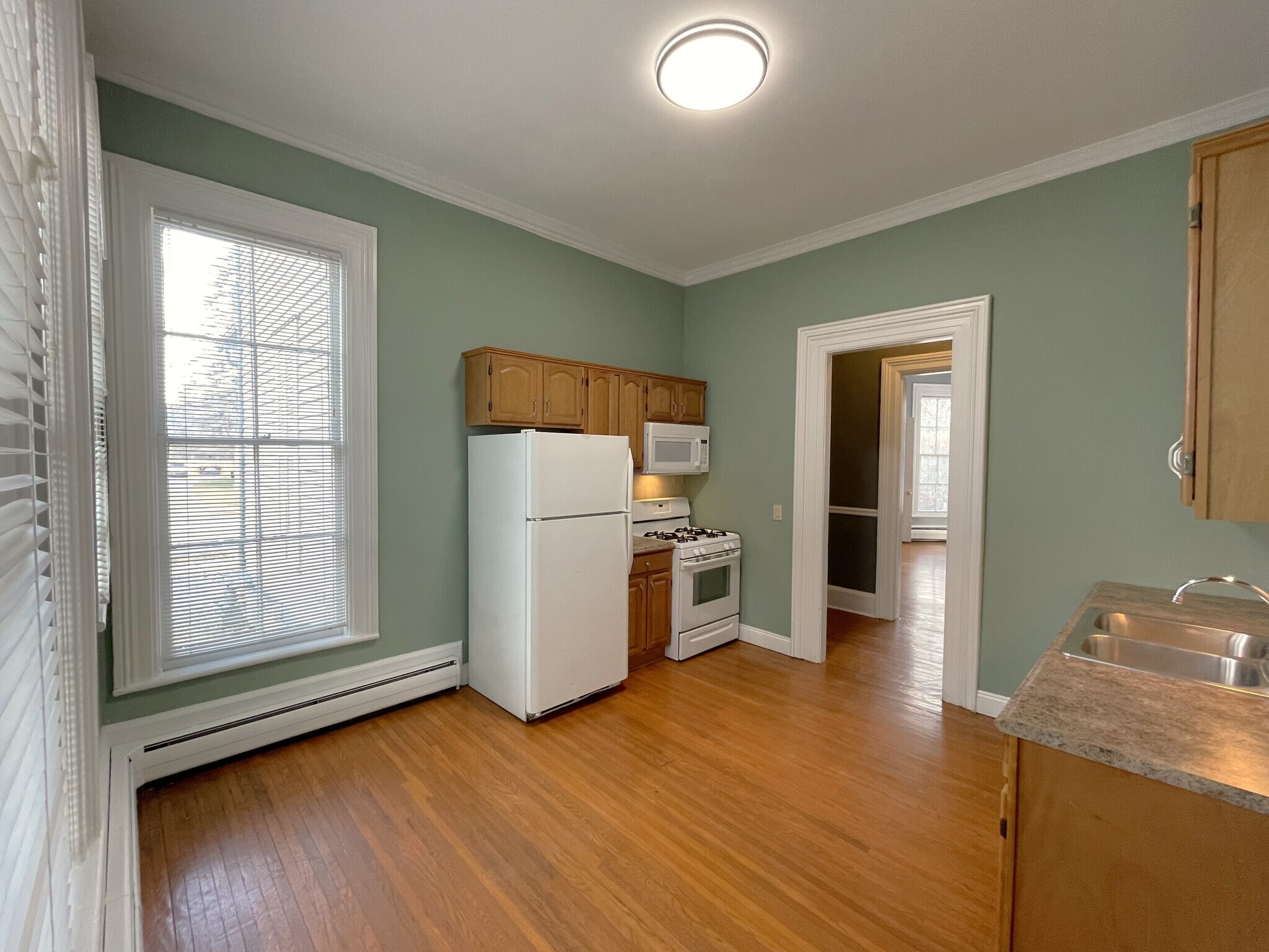 Kitchen - 463 W Church St