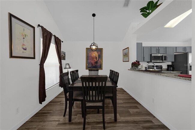 Building Photo - 204 Gleneagles Dr