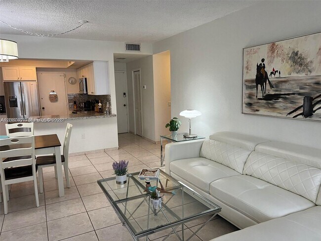 Building Photo - 3505 S Ocean Dr