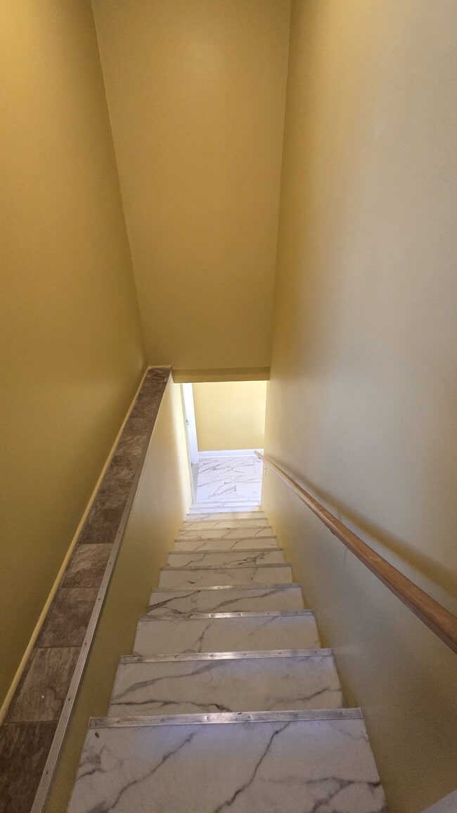 Building Photo - 106 Madison Ave