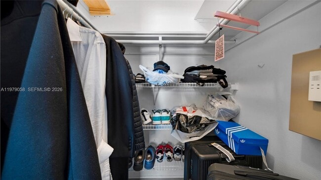 Building Photo - 415 NE 2nd St