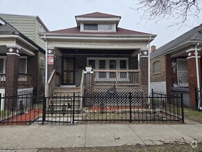 Building Photo - 7923 S Ingleside Ave