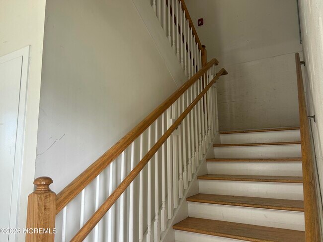 Building Photo - 45 Beers St