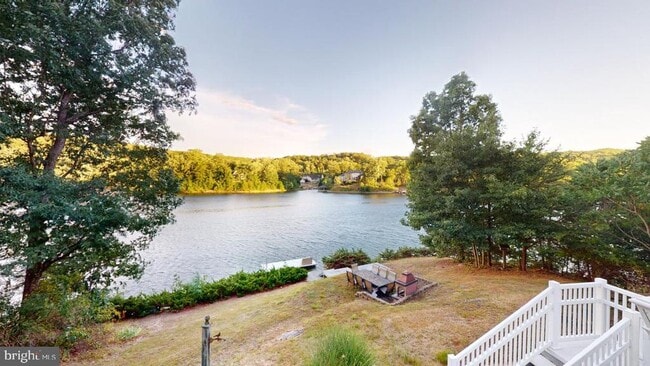 Building Photo - 202 Lakeside Loop